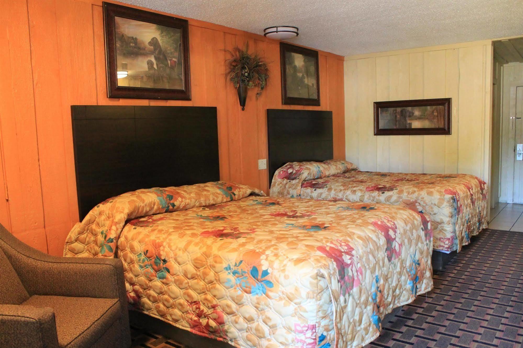 Charles Wesley Motor Lodge Downtown Broken Bow- Hochatown Exteriör bild